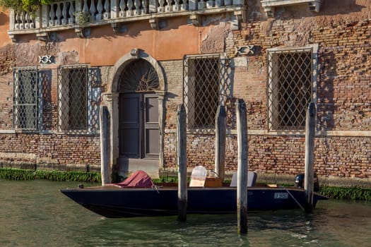 discovery of the city of Venice and its small canals and romantic alleys, Italy