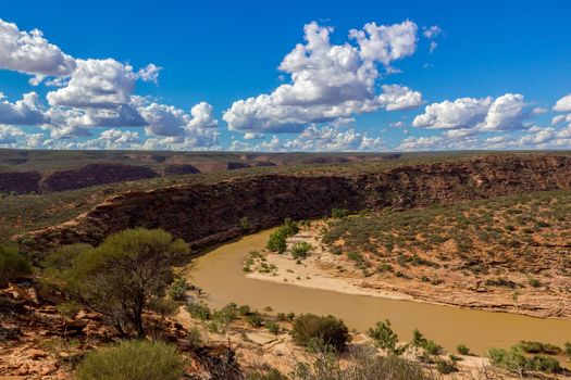 Atemberaubender Kalbarri-Nationalpark mit Blick auf Sandstein, Vegetation und malerische Schlucht in Westaustralien Kalbarri: Winding Gorge Kalbarri-Nationalpark