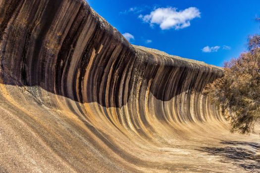 Wave Rock, Hyden, Westaustralien Eine 15 Meter hohe und 110 Meter lange Granitwelle, die durch natürliche Wind- und Wassererosion wird wird