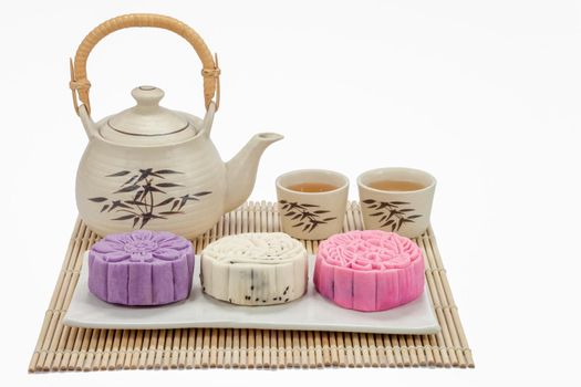 Mooncake with Tea in Mid-Autumn Festival