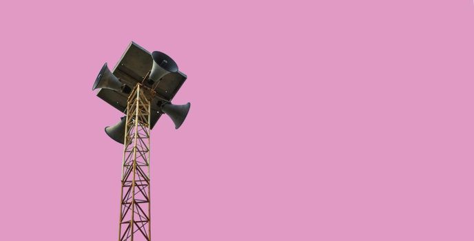 4-way loudspeaker On a pink background Past public relations