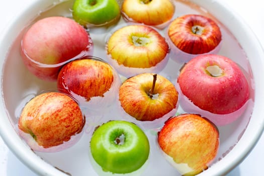 Washing fresh apples in the water
