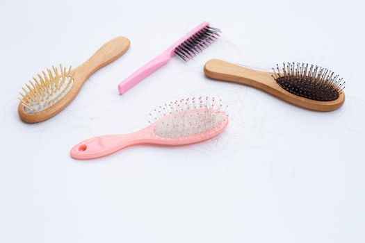 Hairs loss fall in combs