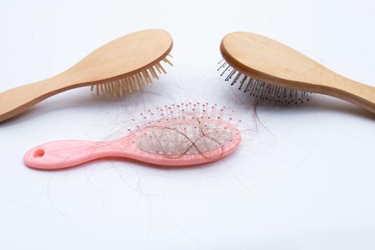 Hairs loss fall in combs