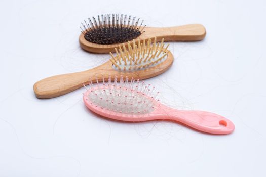 Hairs loss fall in combs