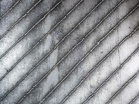 flat steel floor with hand welded diagolnal skid-proof lines.