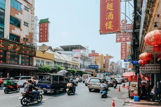 BANGKOK, THAILAND - March 19, 2021 : urban lifestyle on Yaowarat Road,chinatown of Bangkok, Yaowarat road is the center of China town in Bangkok, Thailand.
