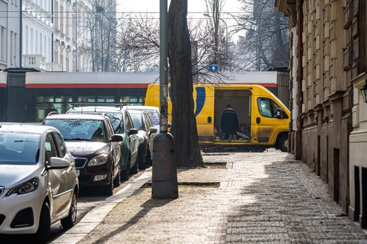 delivery of consignments by car in the city.