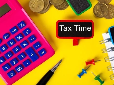 Tax time - Notification of the need to file tax returns, tax form at workplace