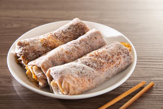 Chinese traditional popiah with vegetables. Popular Chinese fresh popiah in Singapore and Malaysia.