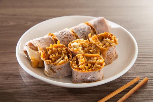 Chinese traditional popiah with vegetables. Popular Chinese fresh popiah in Singapore and Malaysia.