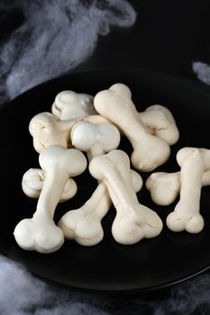 Creepy Meringue Bones, sweet treats for Halloween