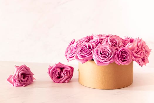 Floral arrangement composed of pink roses for spring
