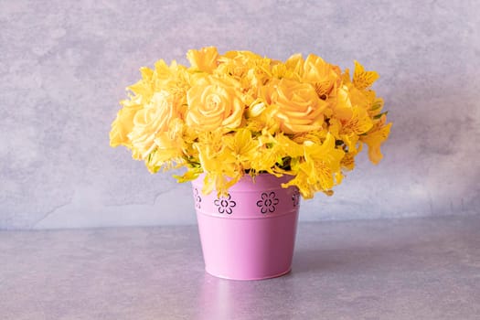 Floral arrangement composed of yellow roses for spring