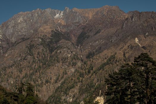 Nepalese mountain ranges along Annapurna circuit, Himalaya, Nepal, Asia