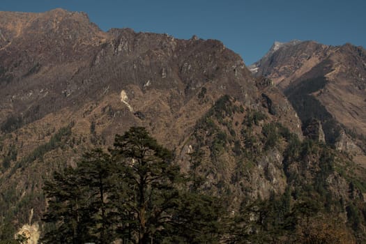 Nepalese mountain ranges along Annapurna circuit, Himalaya, Nepal, Asia