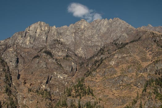 Nepalese mountain ranges along Annapurna circuit, Himalaya, Nepal, Asia