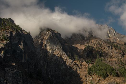 Nepalese mountain ranges along Annapurna circuit, Himalaya, Nepal, Asia