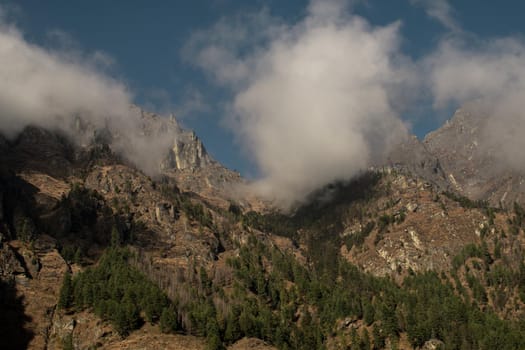 Nepalese mountain ranges along Annapurna circuit, Himalaya, Nepal, Asia