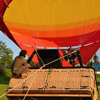 Preparation for the start of the hot air balloon.