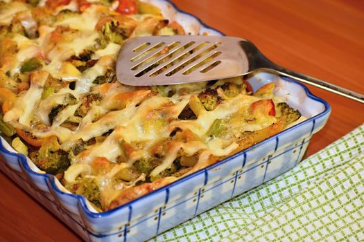Baked pasta with ham and cheesy