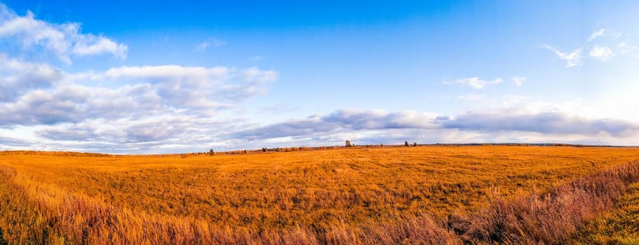 Panorama of the autumn field . Beautiful scenery. Autumn. Panorama. space of Russia. journey. Steppes and fields.
