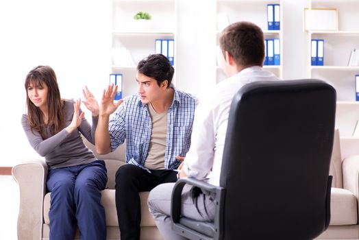 Family visiting psychologist for family problem