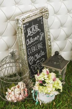 Bar Decoration for DIY wedding with flowers