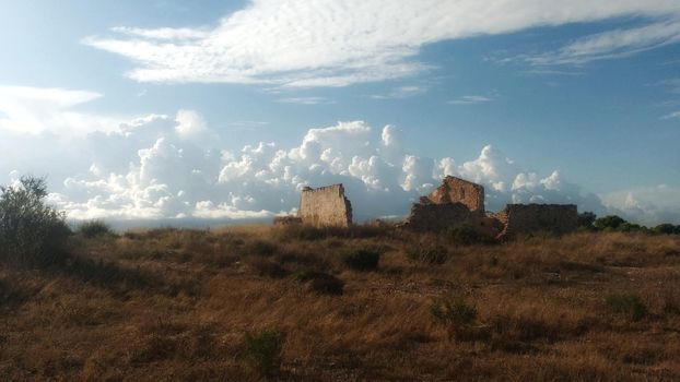 Abandoned house in the countryside in Alicante
