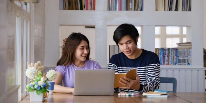 University students help friends tutoring to prepare for final exam