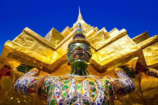 Giant hand to lift the base of the pagoda
