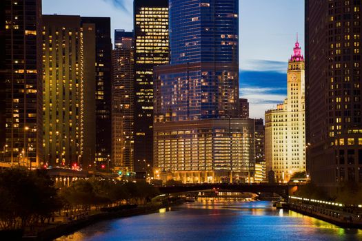 Skyline of Chicago along the river. Chicago, Illinois, USA.