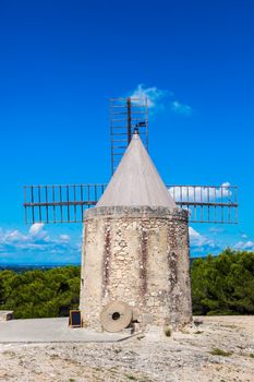 Moulin de Daudet. Fontvieille, Provence-Alpes-Cote d'Azur, France.