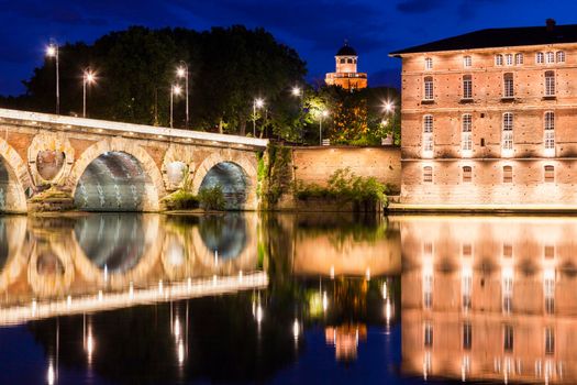 Pont Neuf and old water tower in Toulouse. Toulouse, Occitanie, France.