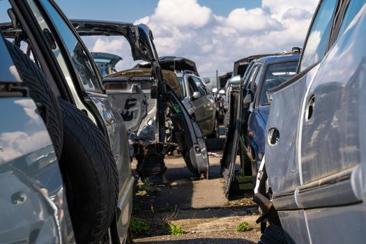 Car dismembered parts to scrapyards.