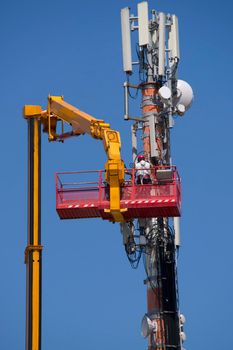 Ordinary maintenance and control to an antenna for communication 