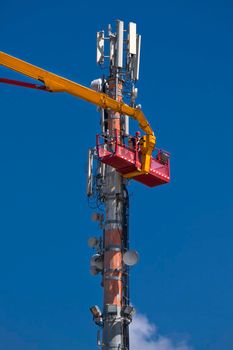 Ordinary maintenance and control to an antenna for communication 