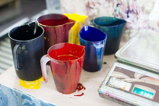Multicolored industrial paint