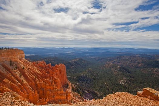 View over Bryce Canyon from Bristle Cone Trail