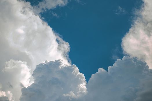 white clouds in the blue sky