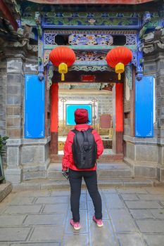 ‎Solo middle aged female travel in china , at Shuhe old town , Lijiang ,Yunnan ,China