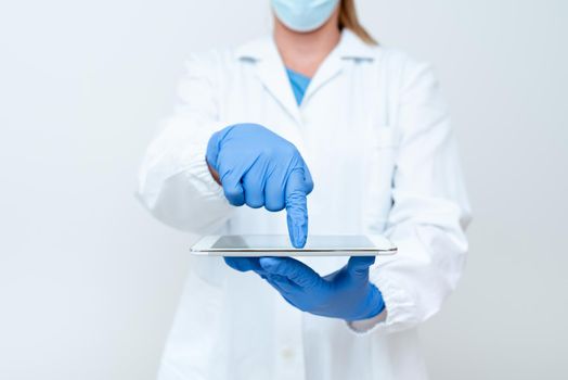 Demonstrating Medical Techology Presenting New Scientific Discovery