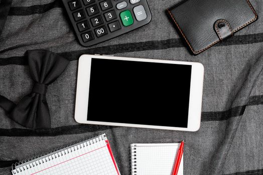 Smartphone Voice And Video Calls, Displaying Pocket Contents