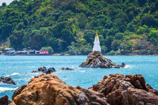 Chedi Ban Hua Laem viewpoint is a pagoda and is in Chanthaburi, Thailand.