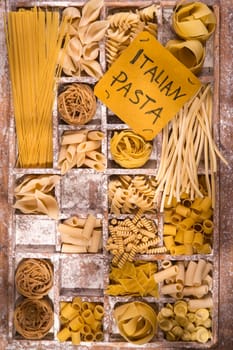 Presentation of varieties of Italian pasta made with white flour