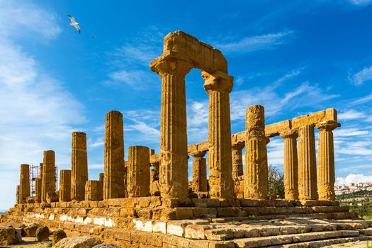The greek temple of Juno in the Valley of the Temples, Agrigento, Italy. Juno Temple, Valley of temples, Agrigento, Sicily.