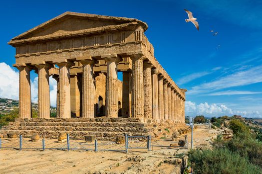 Valley of the Temples (Valle dei Templi), The Temple of Concordia, an ancient Greek Temple built in the 5th century BC, Agrigento, Sicily. Temple of Concordia, Agrigento, Sicily, Italy