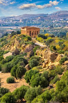 Valley of the Temples (Valle dei Templi), The Temple of Concordia, an ancient Greek Temple built in the 5th century BC, Agrigento, Sicily. Temple of Concordia, Agrigento, Sicily, Italy