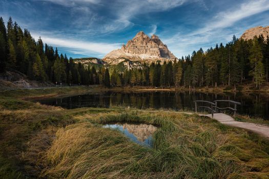 Lake Antorno (Lago di Antorno) located in Dolomites area, Belluno Province, Italy. Lake Antorno, Three Peaks of Lavaredo, Lake Antorno and Tre Cime di Lavaredo, Dolomites, Italy.