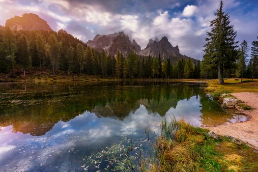 Lake Antorno (Lago di Antorno) located in Dolomites area, Belluno Province, Italy. Lake Antorno, Three Peaks of Lavaredo, Lake Antorno and Tre Cime di Lavaredo, Dolomites, Italy.